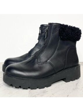 UGG Czeriesa Black Leather Boot 9 1/2
